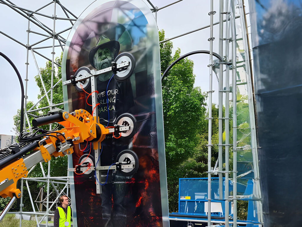 EMT's Collaborative Edge in Glass Installation Technology​ by partnering with Quattrolifts