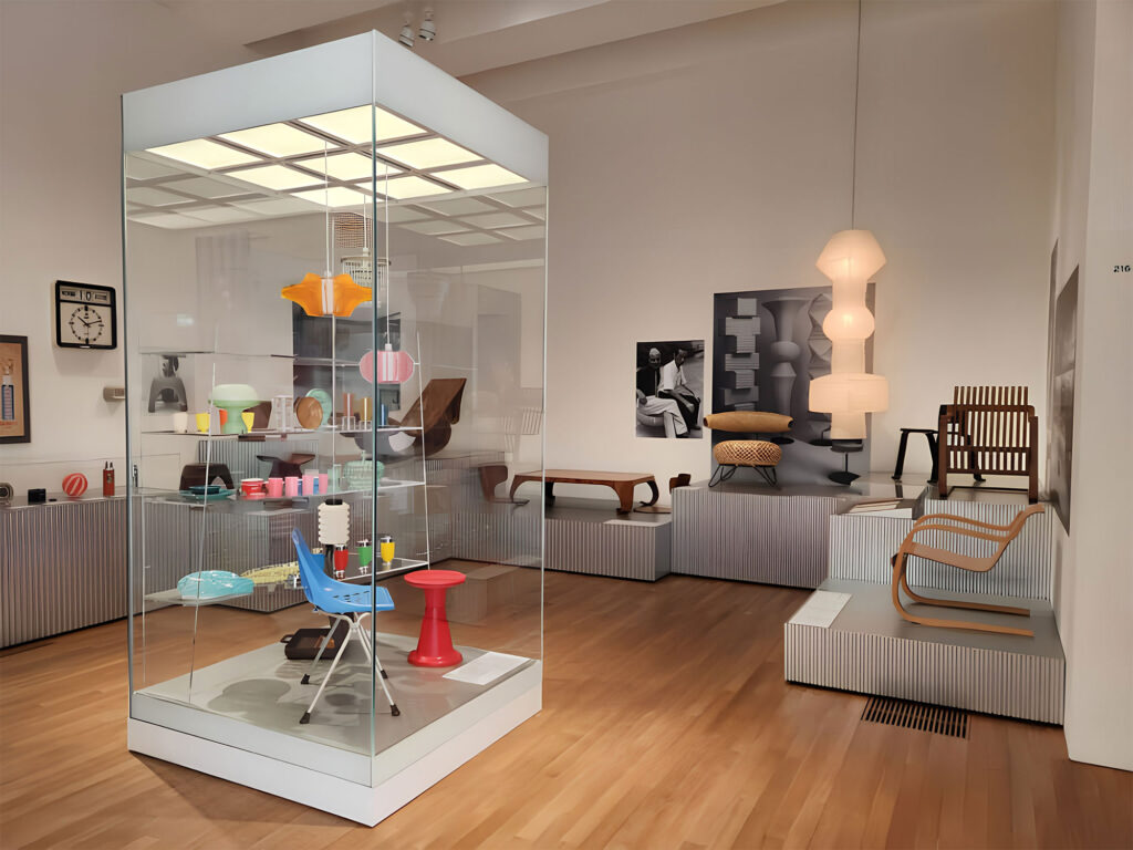 Free-standing museum display case