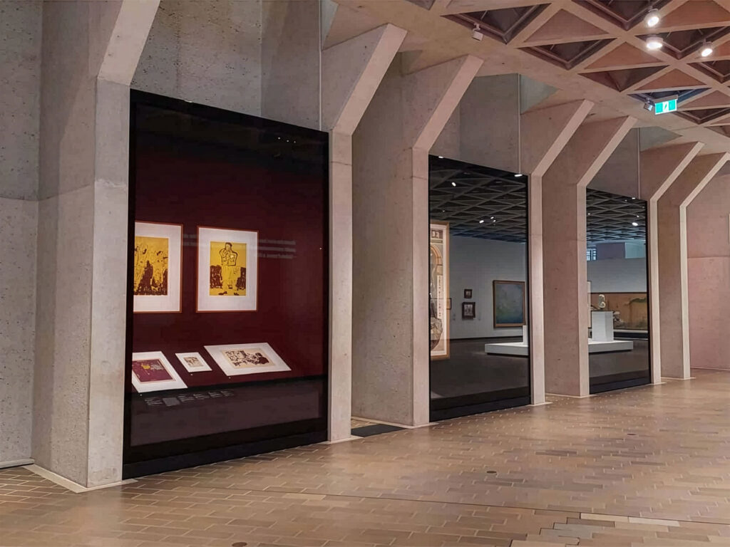 Museum Showcase Refurbishing