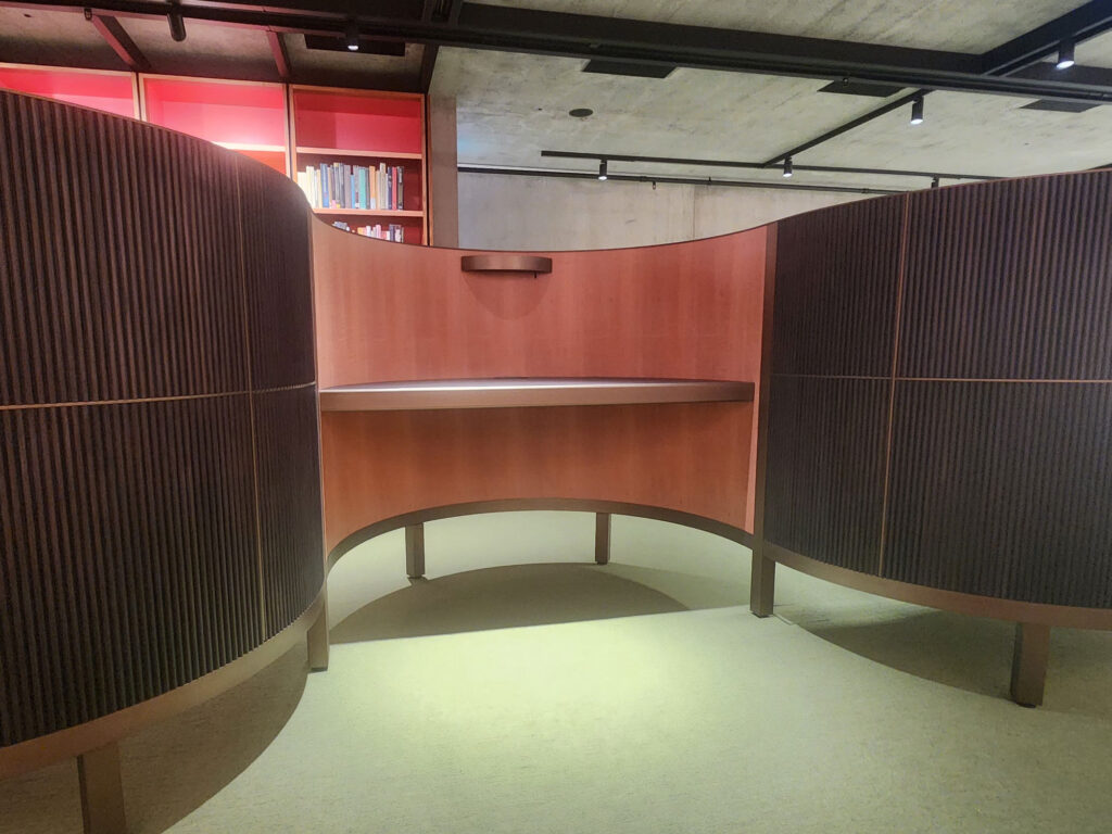 Free-Standing Reading Desks - Technical Integration and Concealed Anatomy